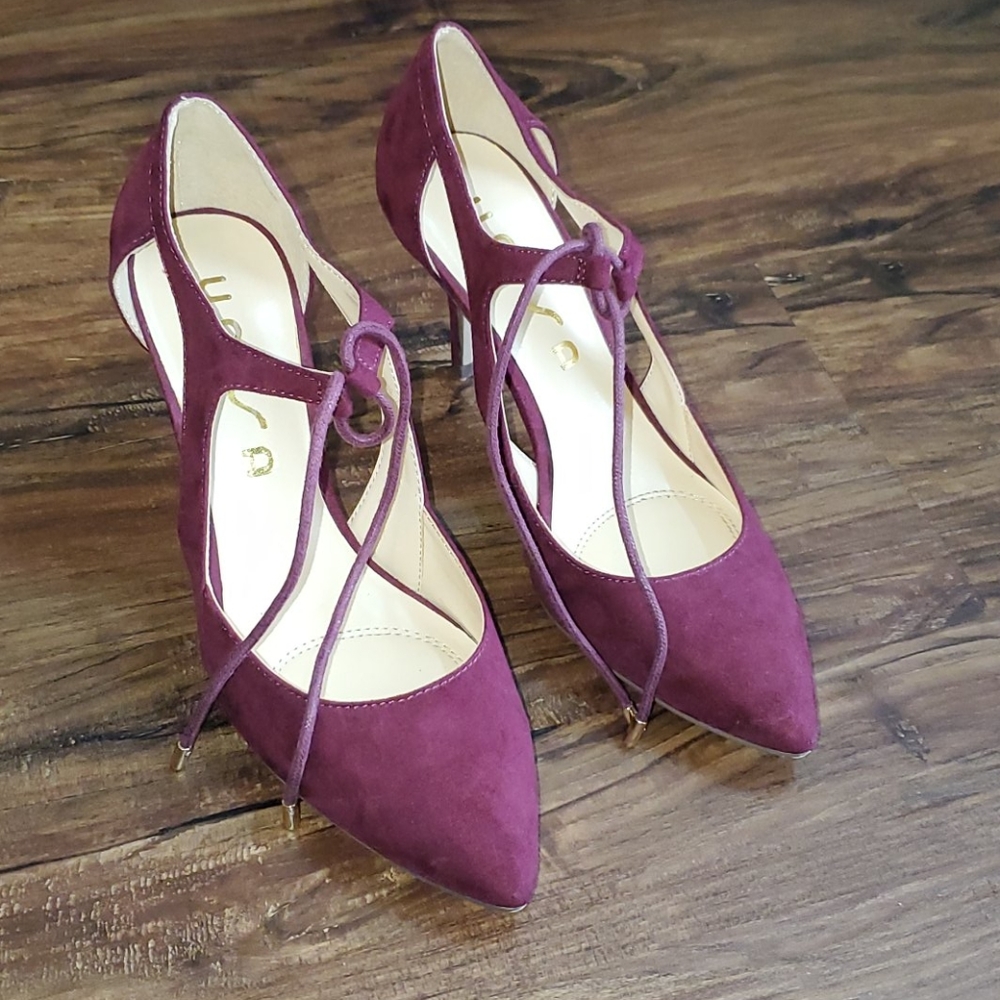 Unisa Amabelle Pumps